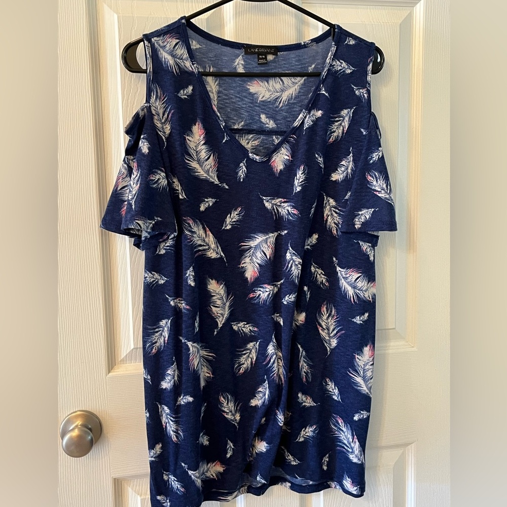 Lane Bryant Women’s 14/16 Blue w/Feather Print Peek-a-Boo Shoulder Top